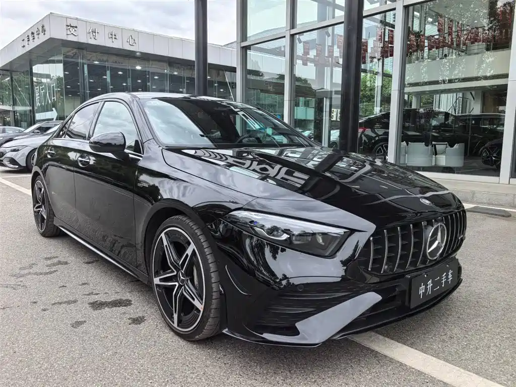 Mercedes-Benz A-Class AMG 2025 — фото 3