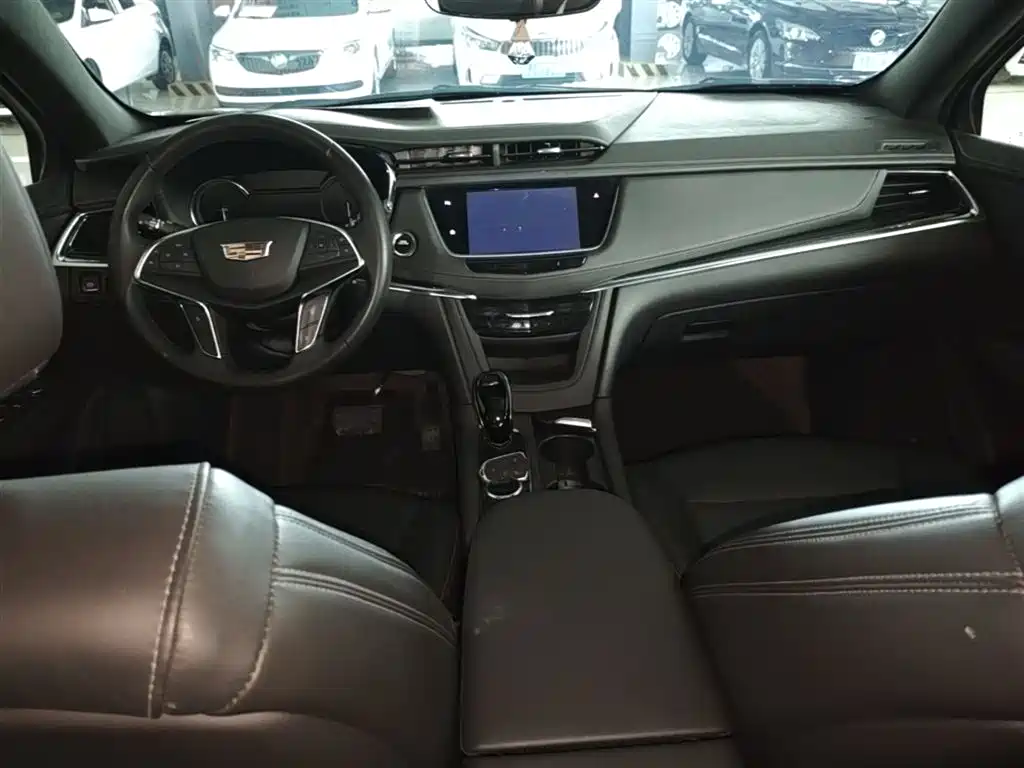 Cadillac XT5 2020 — фото 10