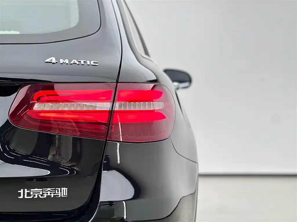 Mercedes-Benz GLC 2016 — фото 16