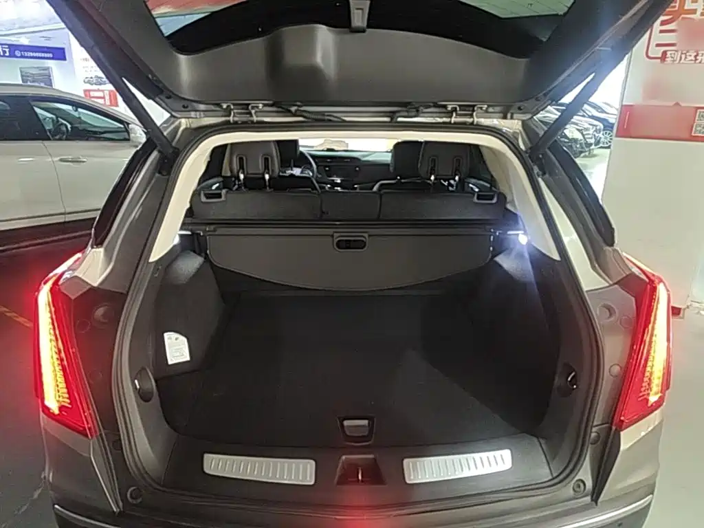 Cadillac XT5 2017 — фото 15