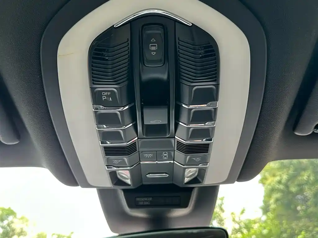 Porsche Macan 2021 — фото 21