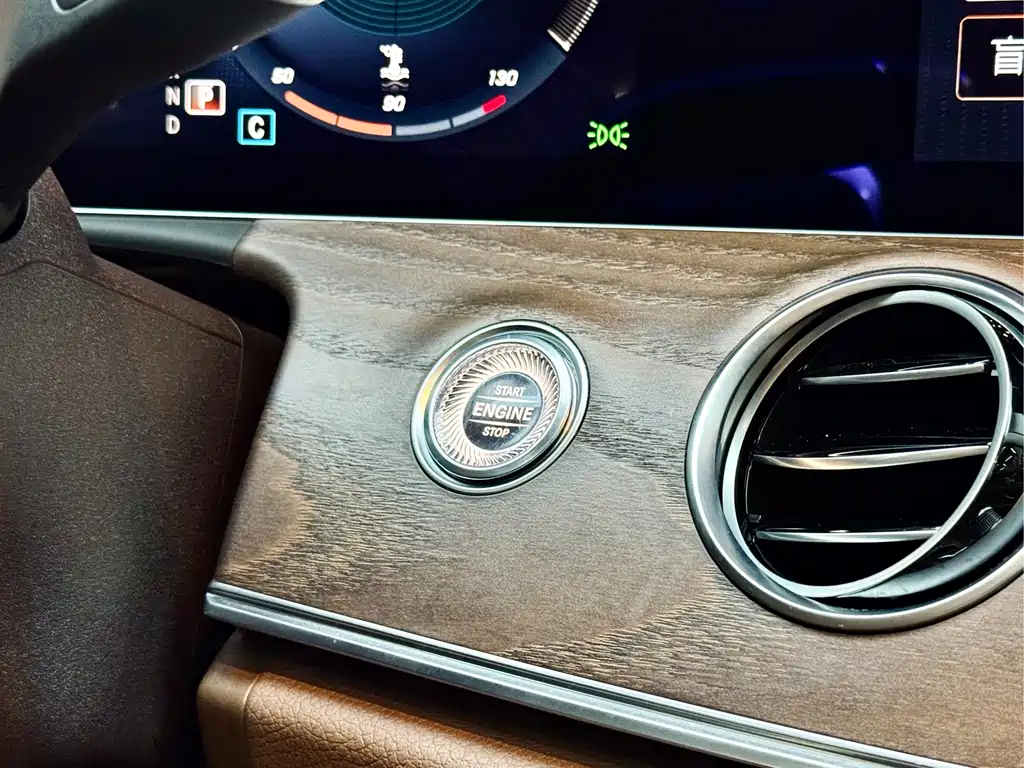 Mercedes-Benz E-Class 2021 — фото 23