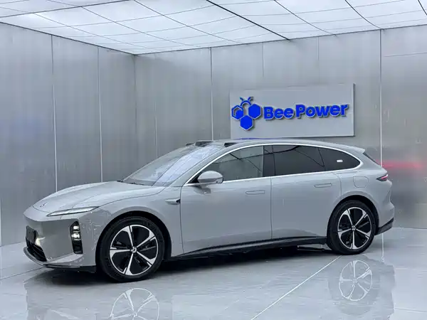 NIO ET5T 2025