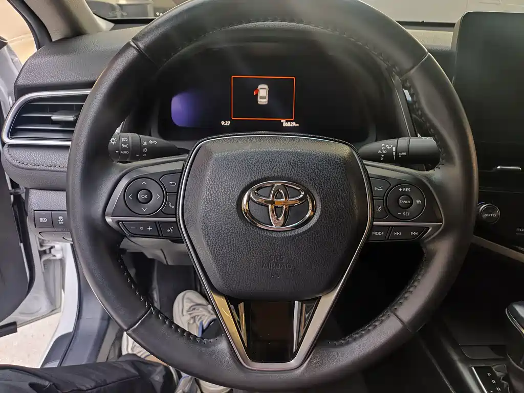 Toyota Camry 2021 — фото 9