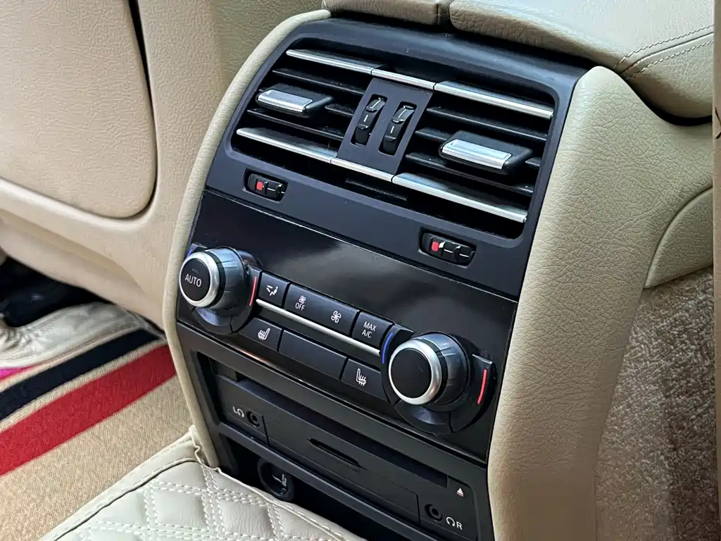 BMW 7 Series 2013 — фото 24