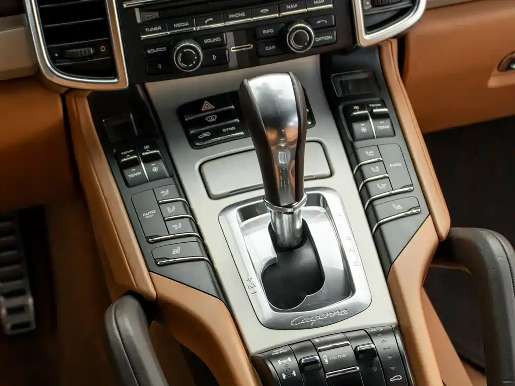 Porsche Cayenne 2014 — фото 16