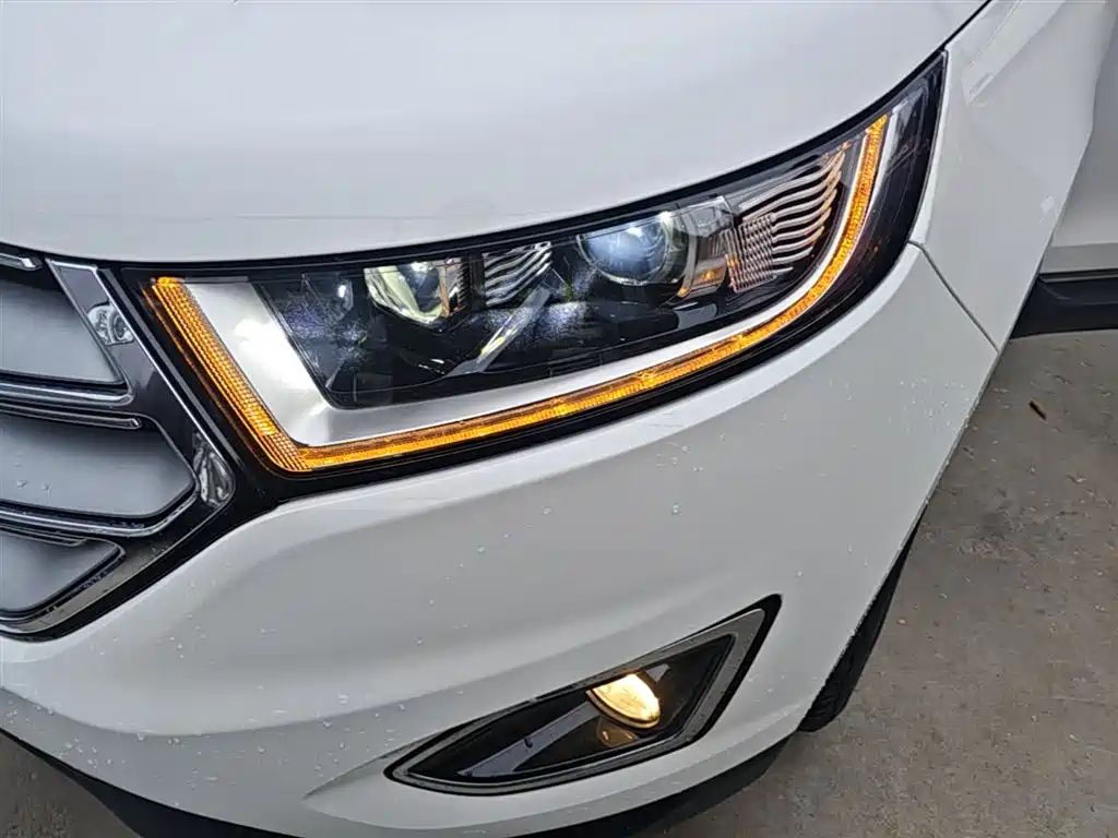 Ford Edge 2019 — фото 23