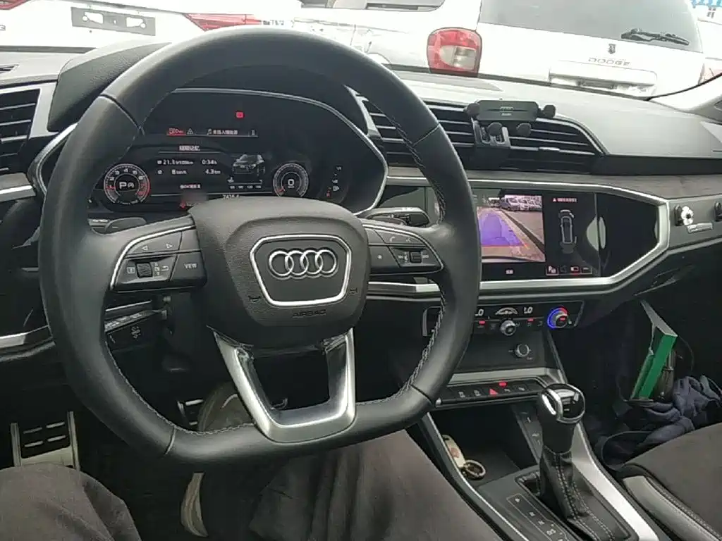 Audi Q3 2023 — фото 10