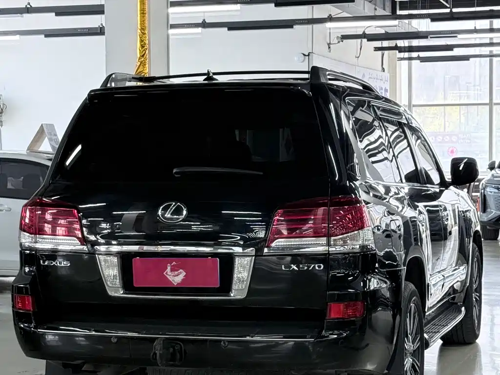 Lexus LX 2011 — фото 9