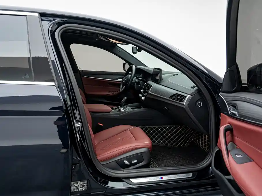 BMW 5 Series New Energy 2022 — фото 17