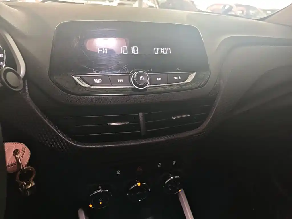 Chevrolet Cavalier 2021 — фото 13