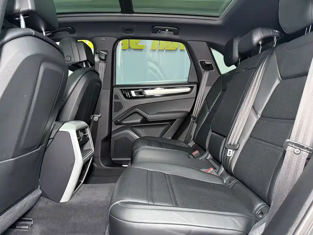 Porsche Cayenne 2018 — фото 15