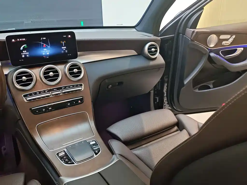 Mercedes-Benz GLC 2020 — фото 15