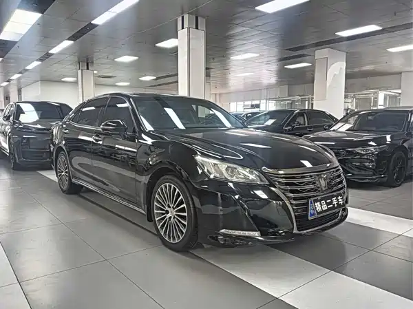 Toyota Crown 2018