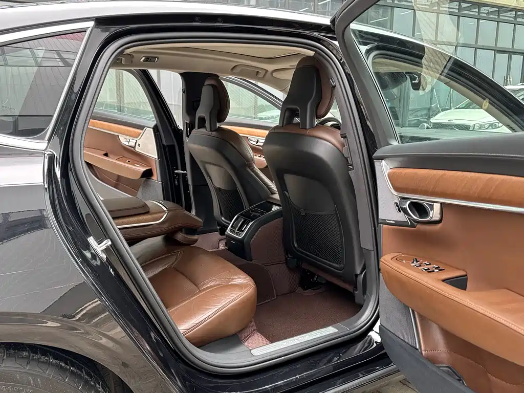 Volvo S90 2018 — фото 20