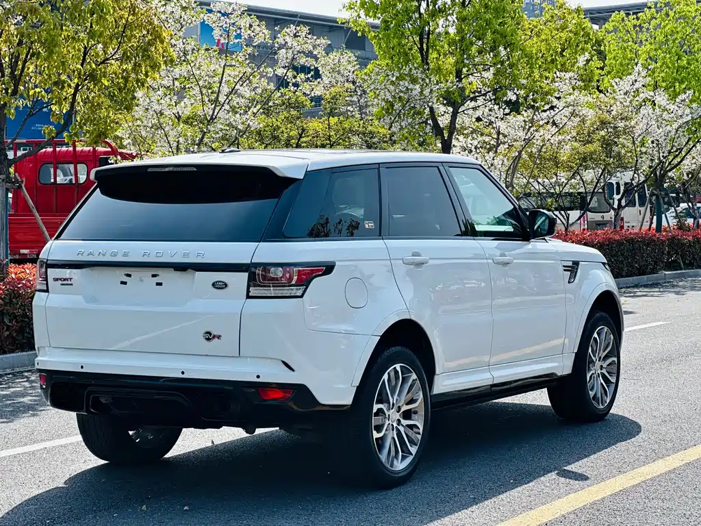 Land Rover Range Rover Sport 2016 — фото 8