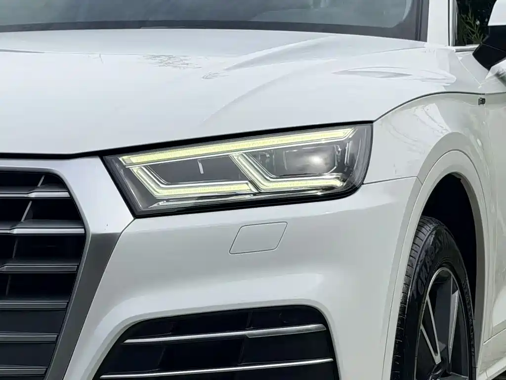 Audi Q5L 2019 — фото 11