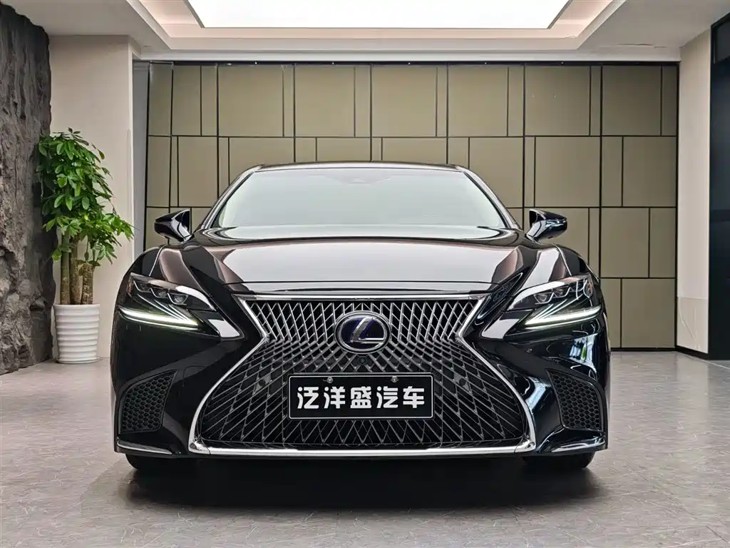Lexus LS 2020