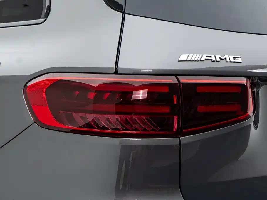 Mercedes-Benz GLB AMG 2024 — фото 19