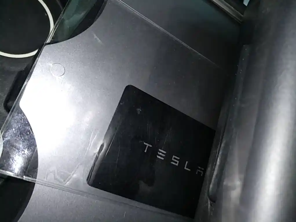 Tesla Model Y 2022 — фото 9