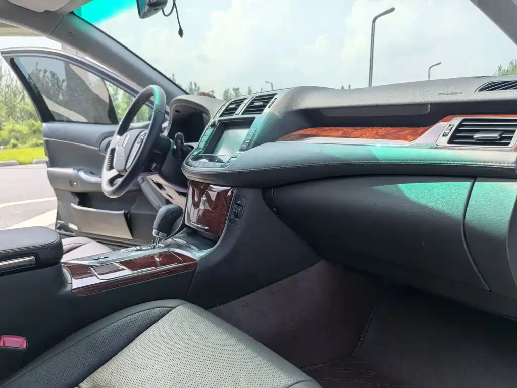 Toyota Crown 2014 — фото 19