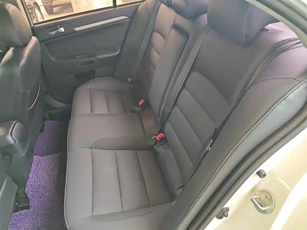 Mitsubishi Lancer EX 2015 — фото 17