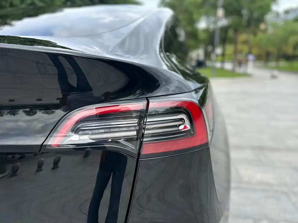 Tesla Model Y 2021 — фото 9
