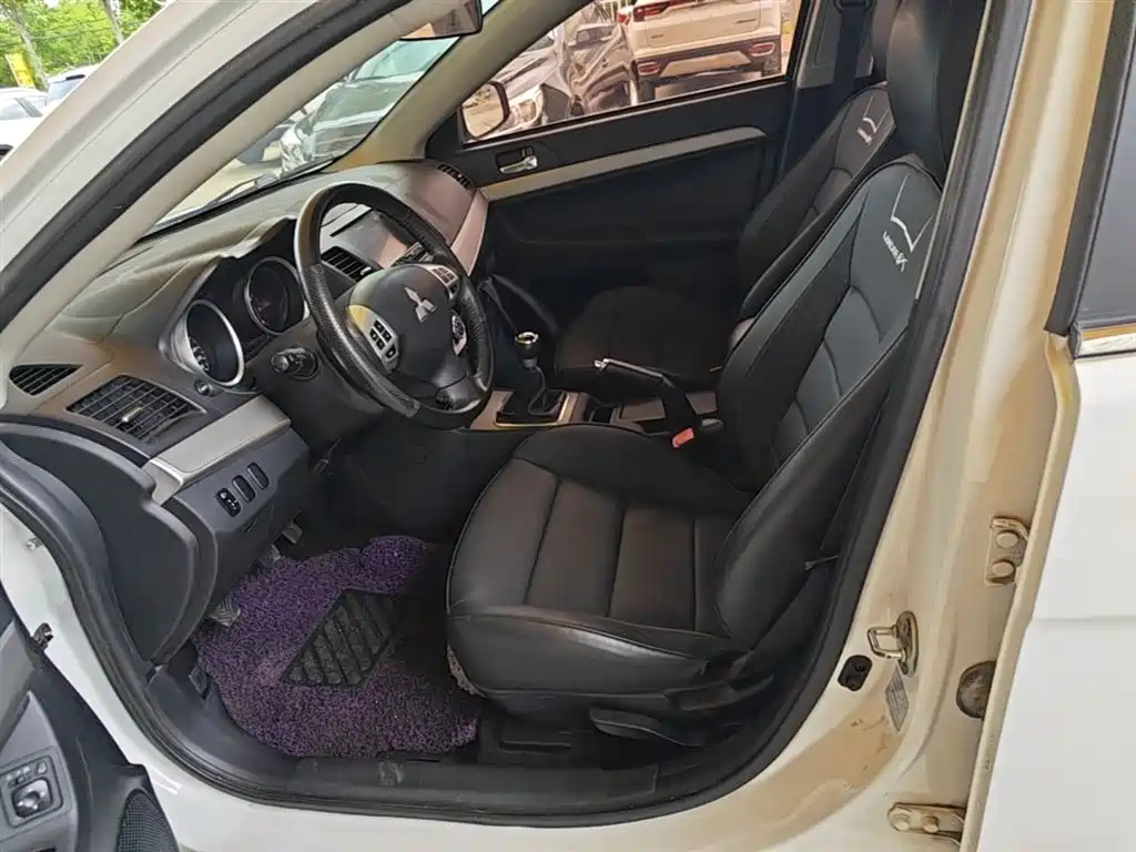 Mitsubishi Lancer EX 2015 — фото 15
