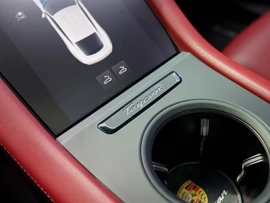 Porsche Taycan 2022 — фото 16
