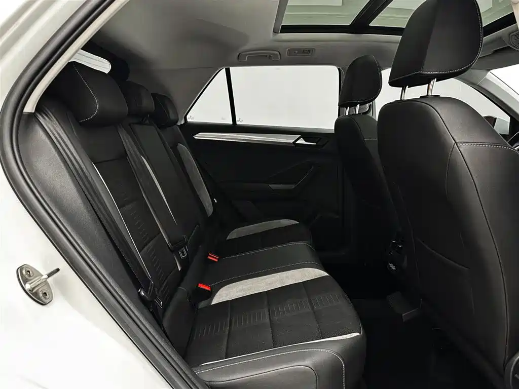 Volkswagen T-Roc 2022 — фото 14