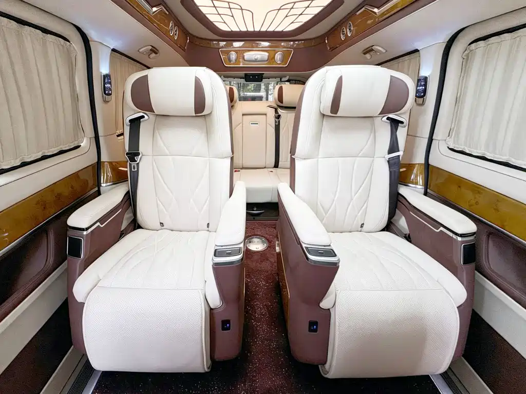 Mercedes-Benz V-Class 2022 — фото 6
