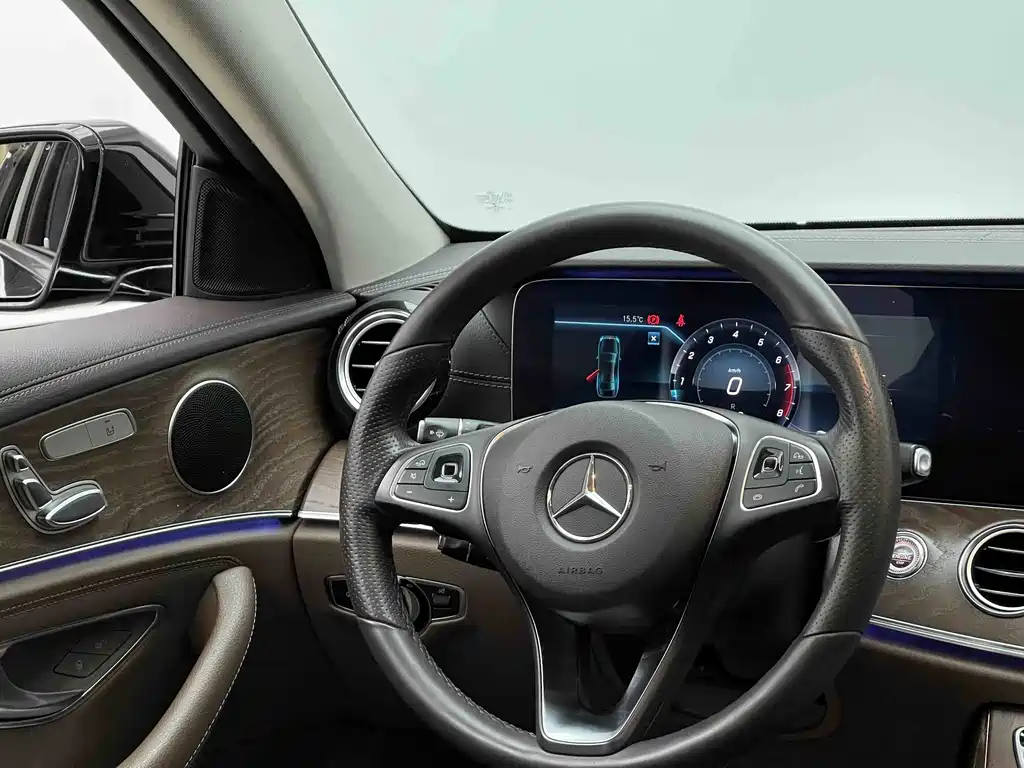 Mercedes-Benz E-Class 2018 — фото 12