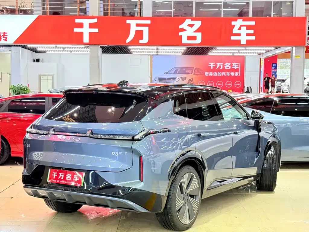 Lynk & Co 08 EM-P 2025 — фото 5