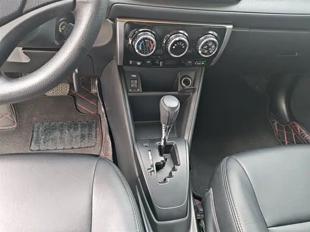 Toyota Yaris L 2019 — фото 14
