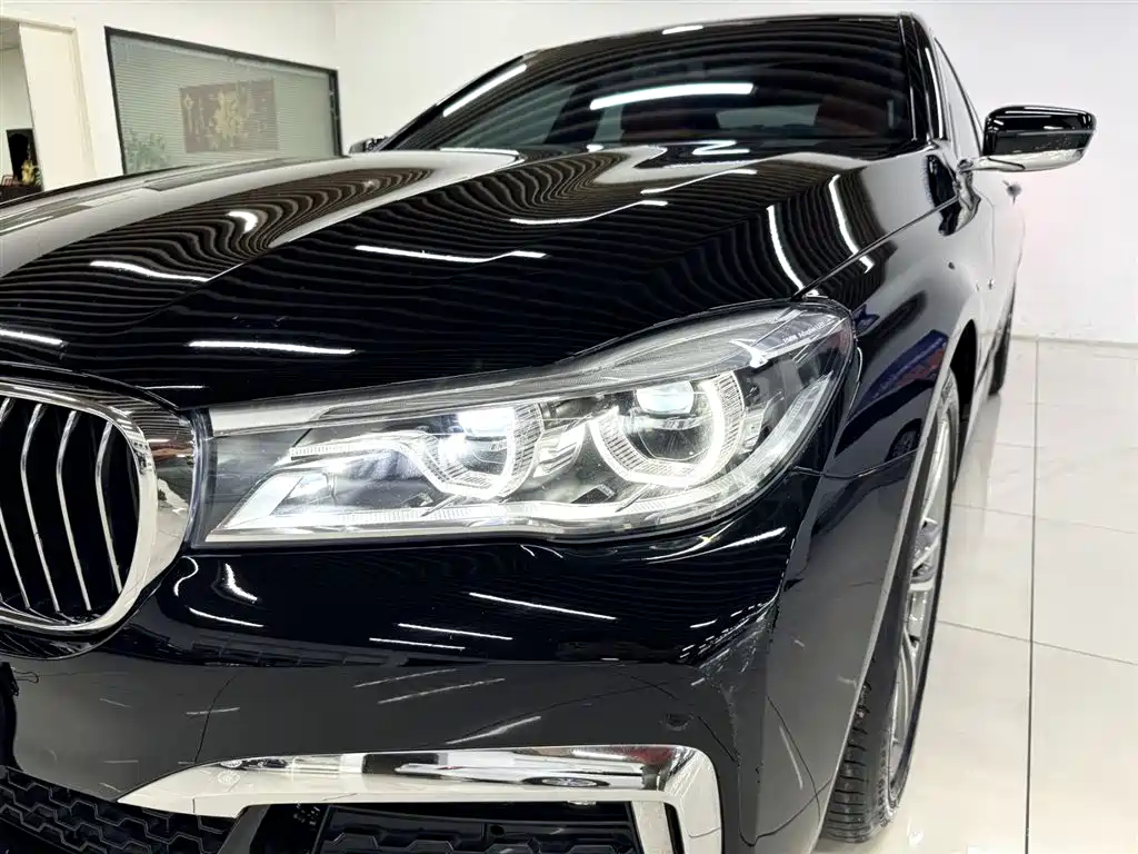 BMW 7 Series 2018 — фото 6