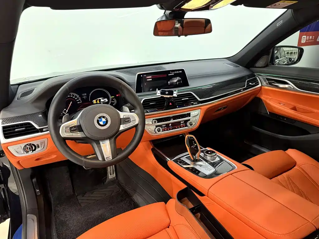 BMW 7 Series 2018 — фото 22