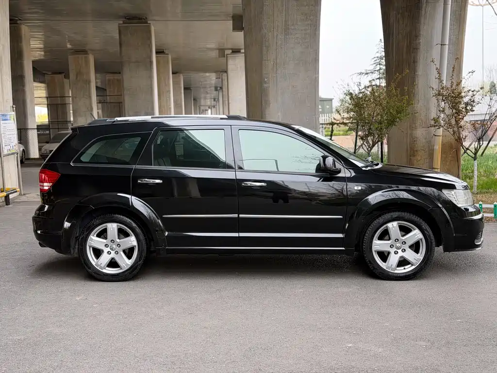 Dodge Journey 2011 — фото 4