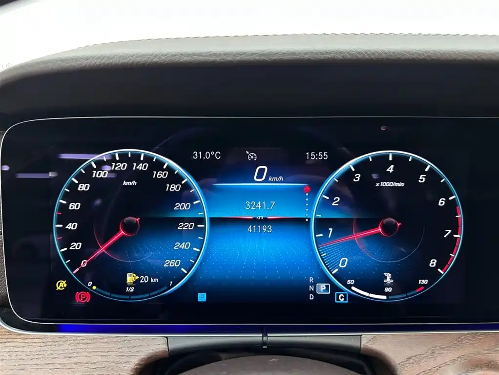 Mercedes-Benz E-Class 2022 — фото 14