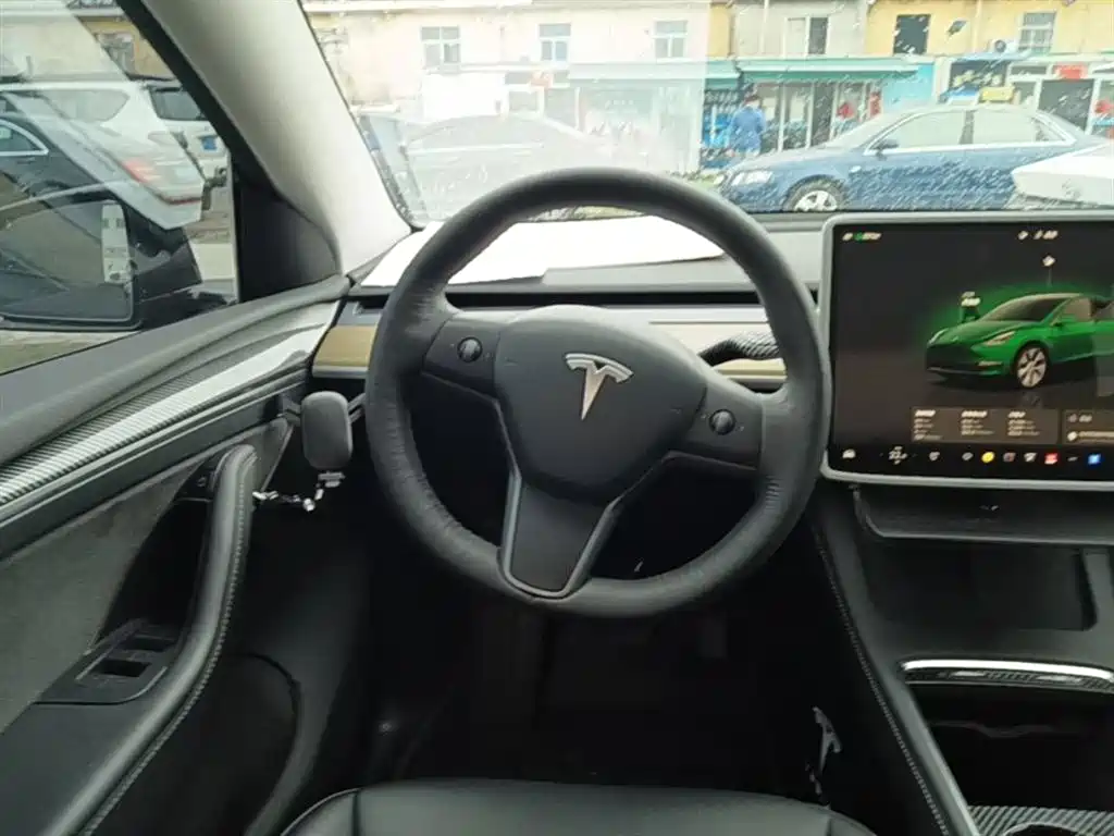 Tesla Model Y 2022 — фото 11