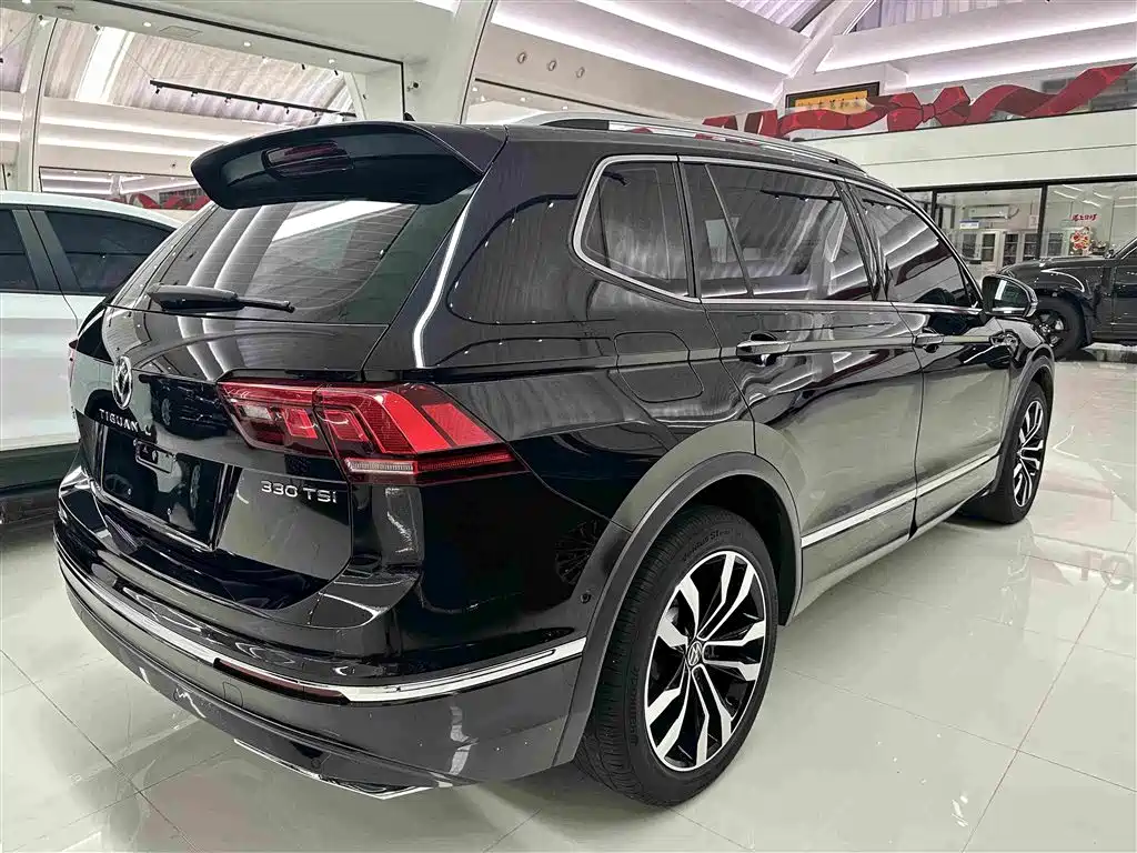 Volkswagen Tiguan L 2021 — фото 17