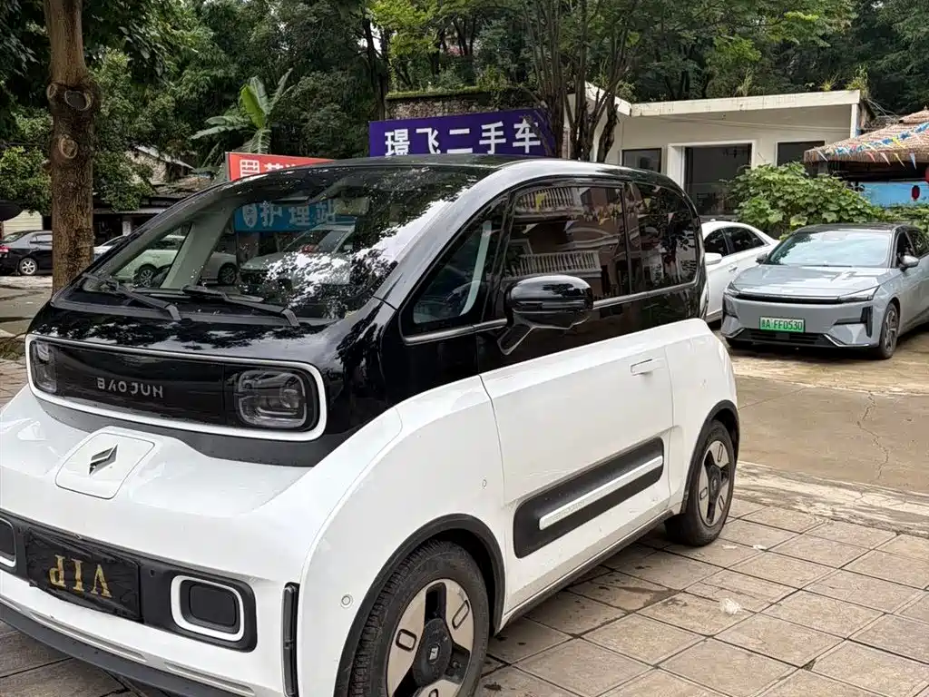 Baojun E300 2020