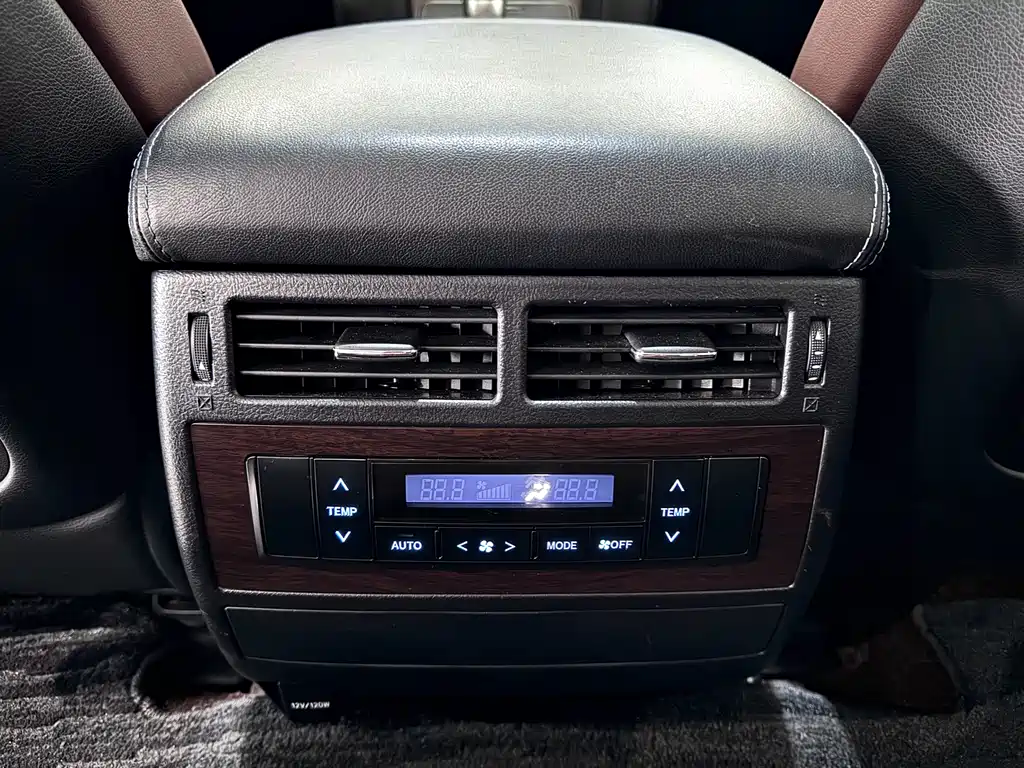 Toyota Land Cruiser 2019 — фото 38