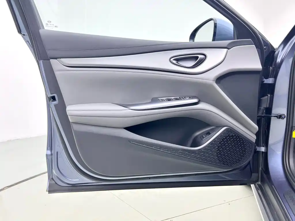 BYD Seal 07 DM-i 2024 — фото 11