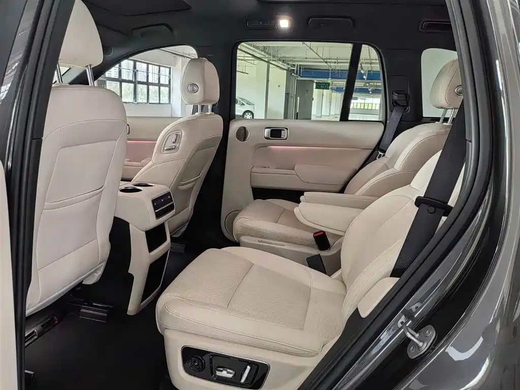 Li Auto Li L8 2023