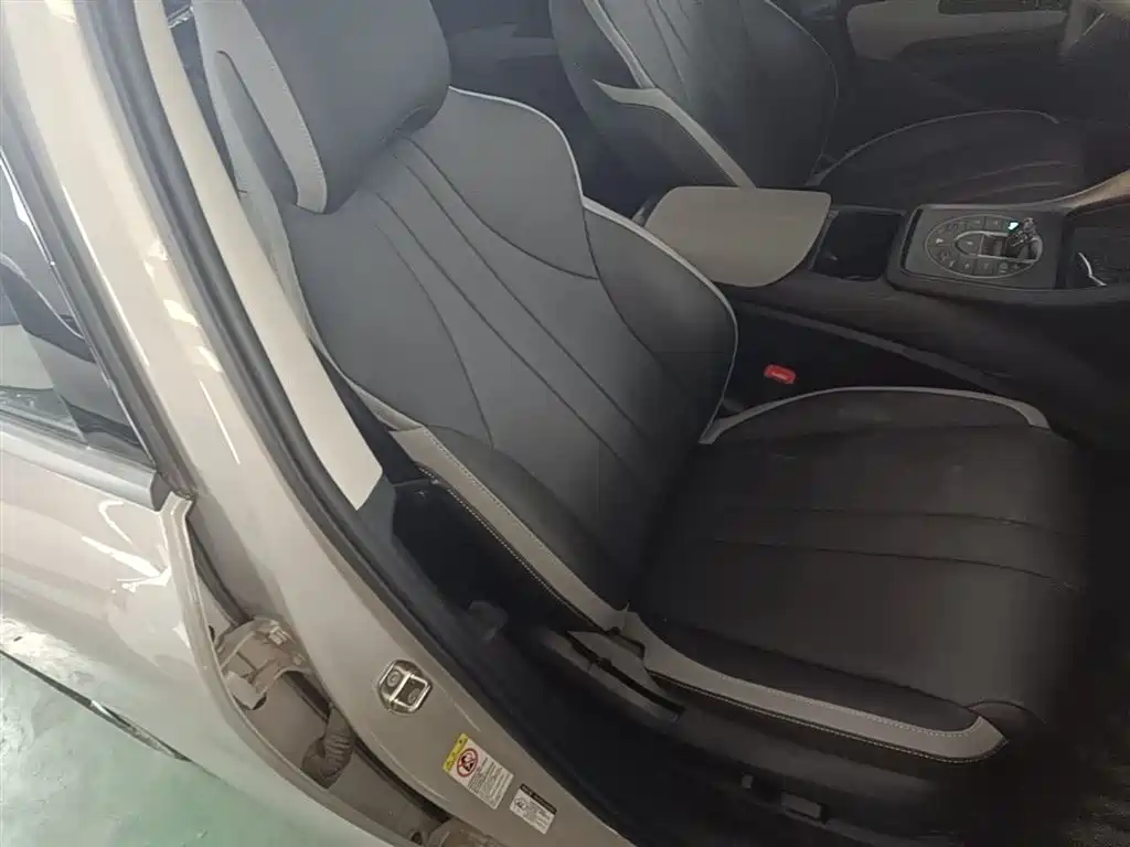 BYD Seal 05 DM-i 2025 — фото 25