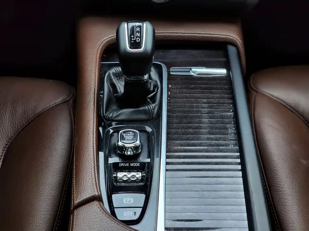 Volvo S90 2018 — фото 12