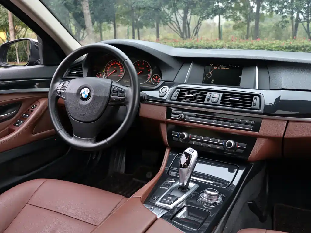 BMW 5 Series 2015 — фото 37