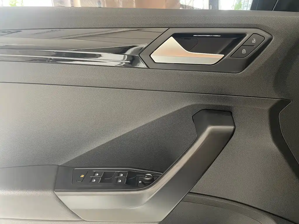 Volkswagen T-Roc 2022 — фото 18