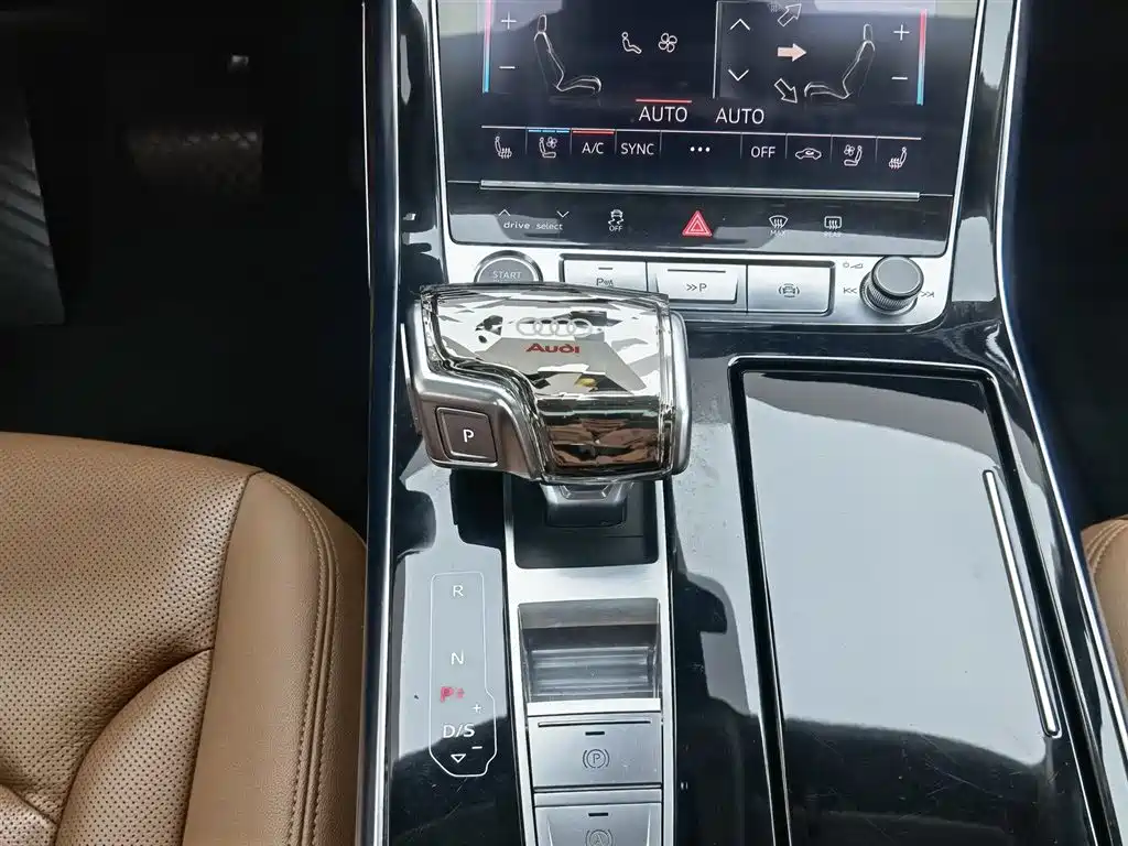 Audi Q7 2021 — фото 13