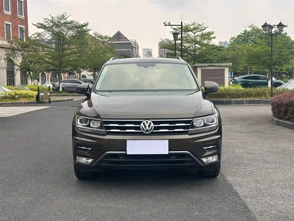 Volkswagen Tiguan L 2019 — фото 2